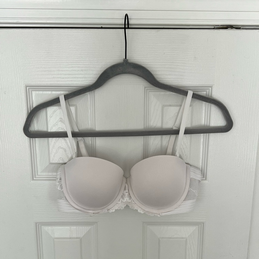 White lace push up bra with removable straps